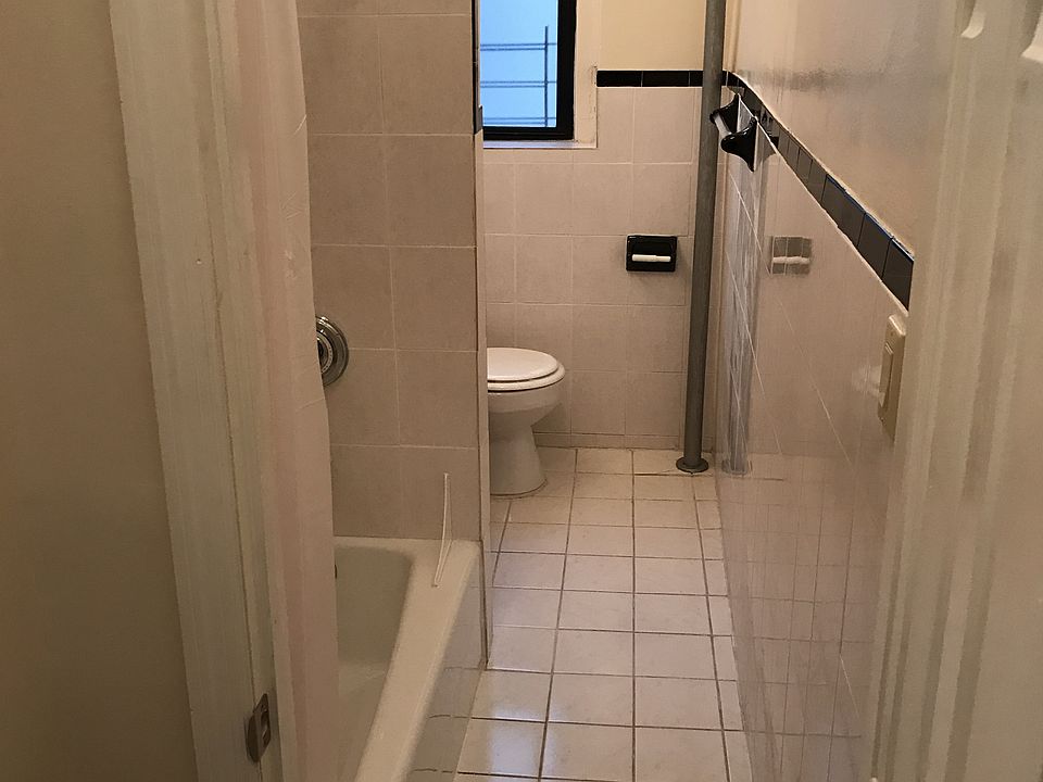 2nd image of 8815 144th St APT 4C