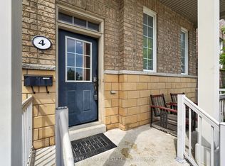4 Evelyn Wiggins Dr, Toronto, ON M3J 0G3