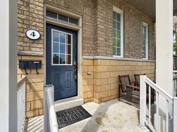 4 Evelyn Wiggins Dr, Toronto, ON M3J 0G3