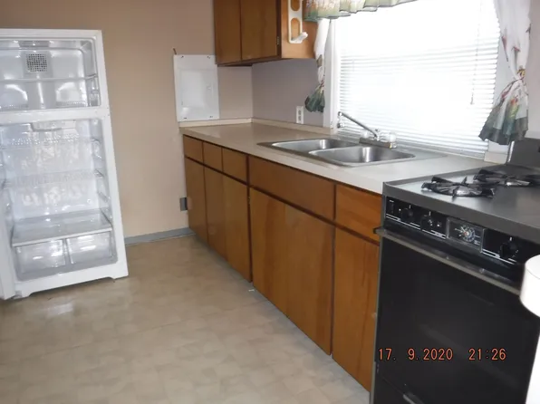 115 Lozier Ln #B, Medford, OR 97501