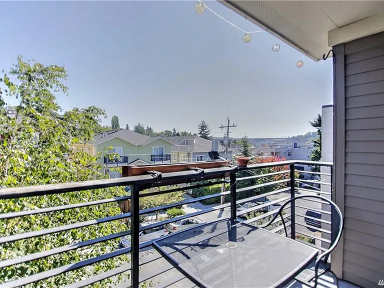 3657 Francis Ave N — Photo 2