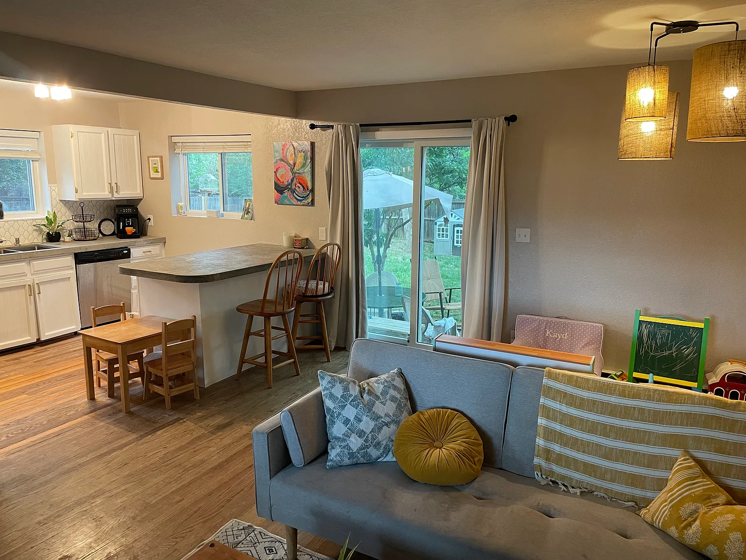 3 bed, 1600 sqft, $3,000 — Photo 3