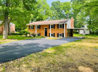 6913 Ridgeway Dr, Springfield, VA 22150