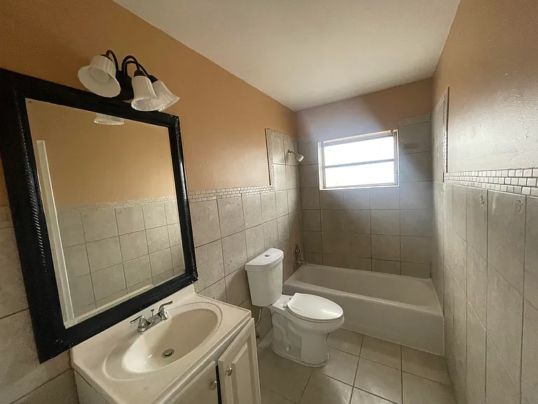 1316 NW 8th Ave #A — Photo 9