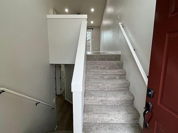 Short set of stairs to either level