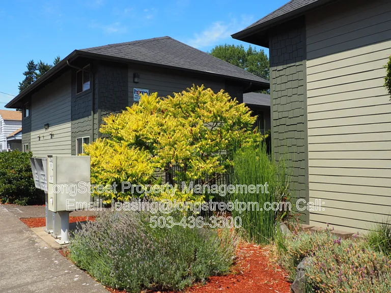2615 NW Harrison Blvd #12 — Photo 5