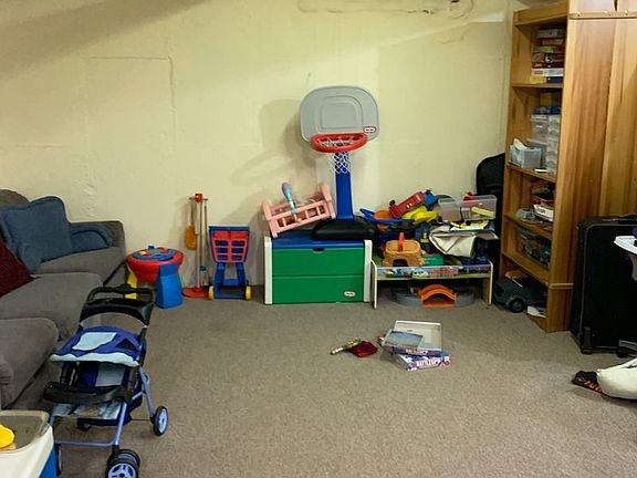 5th image of 890 E 16th St #1
