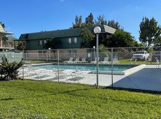 1839 Fairview Villas Dr, West Palm Beach, FL 33406