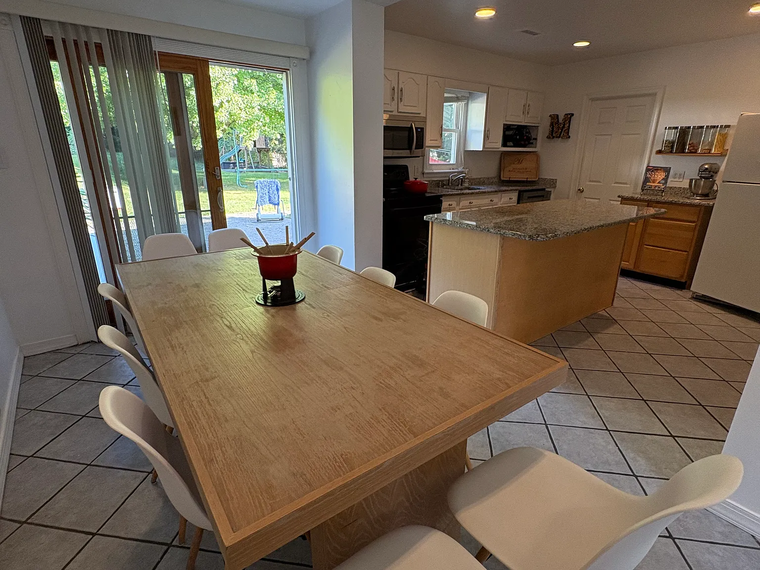 3 bed, 1731 sqft, $2,995 — Photo 3