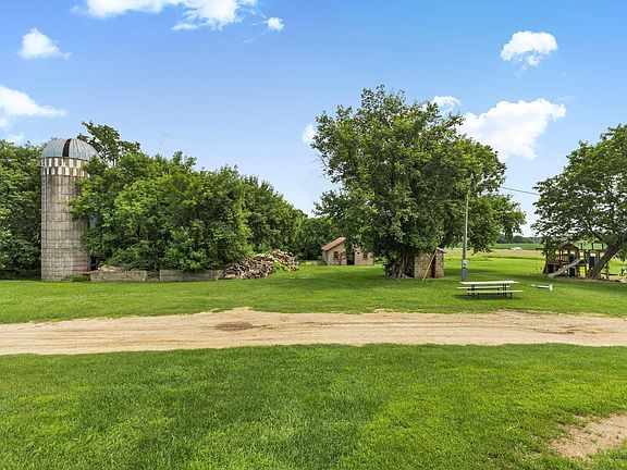 5th image of 43054 105th Ave