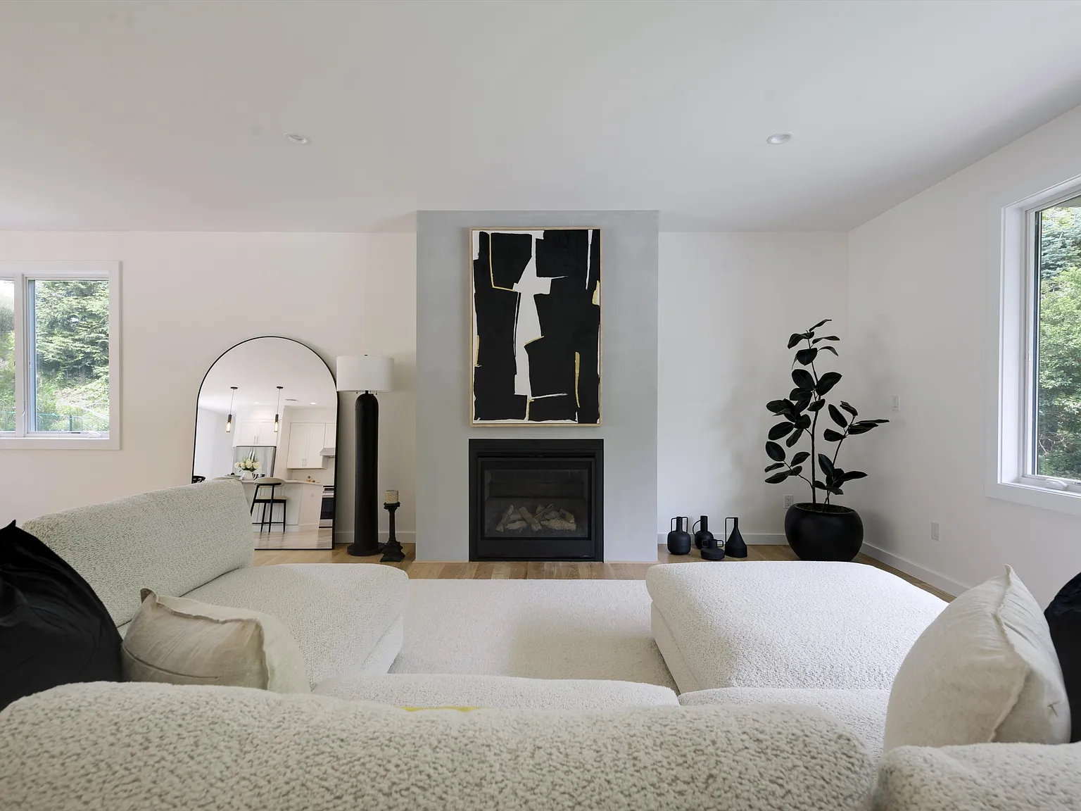 Brand-New Coastal Barn-Style Retreat in Hampton Bays — Photo 3