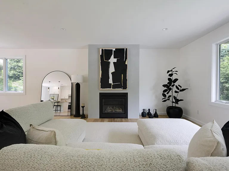 57 Newtown Rd — Photo 3