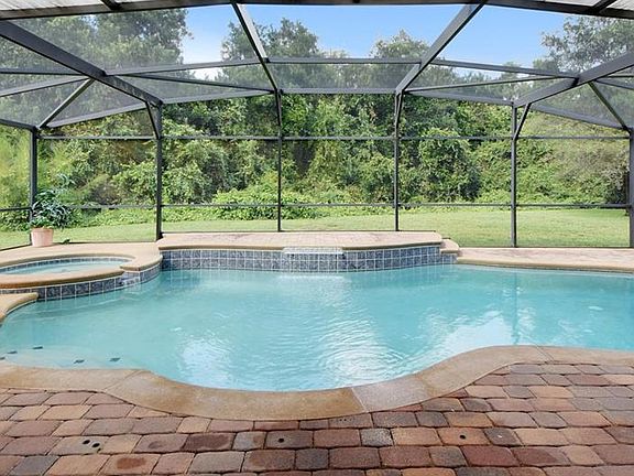 5th image of 584 Harriswood Ct
