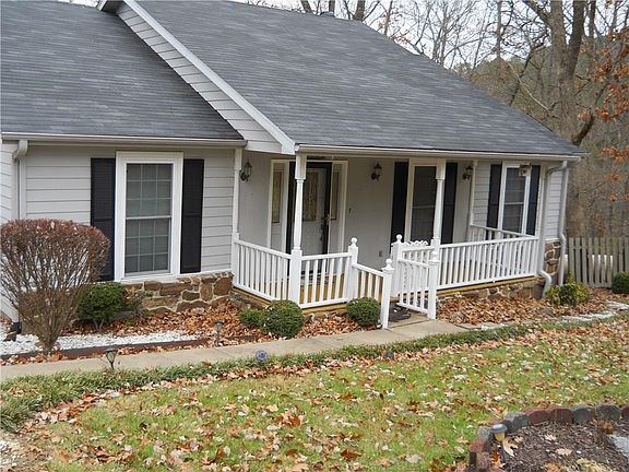 2nd image of 32 Kiswick Dr