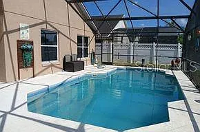 3 bed, 2.0 bath, 1796 sqft, $2,400 — Photo 2