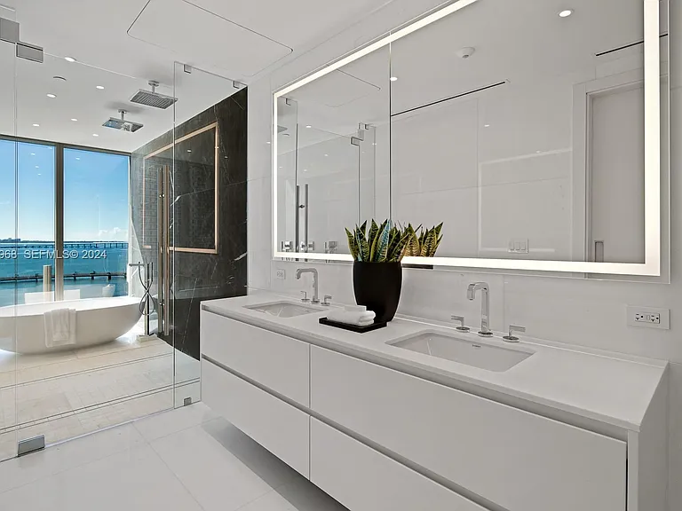 300 Biscayne Boulevard Way #1603 — Photo 2