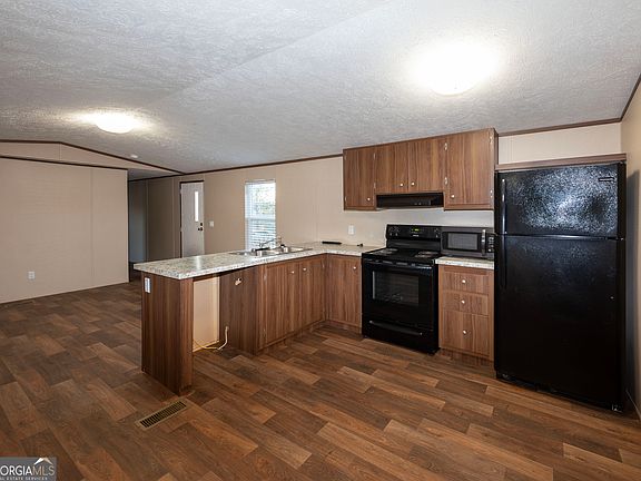 2nd image of 330 Edgewater Ln