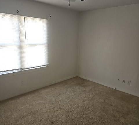 5th image of 1306 Mount Vernon Ave