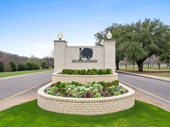 2161 E Landings Rd N, Granbury, TX 76049