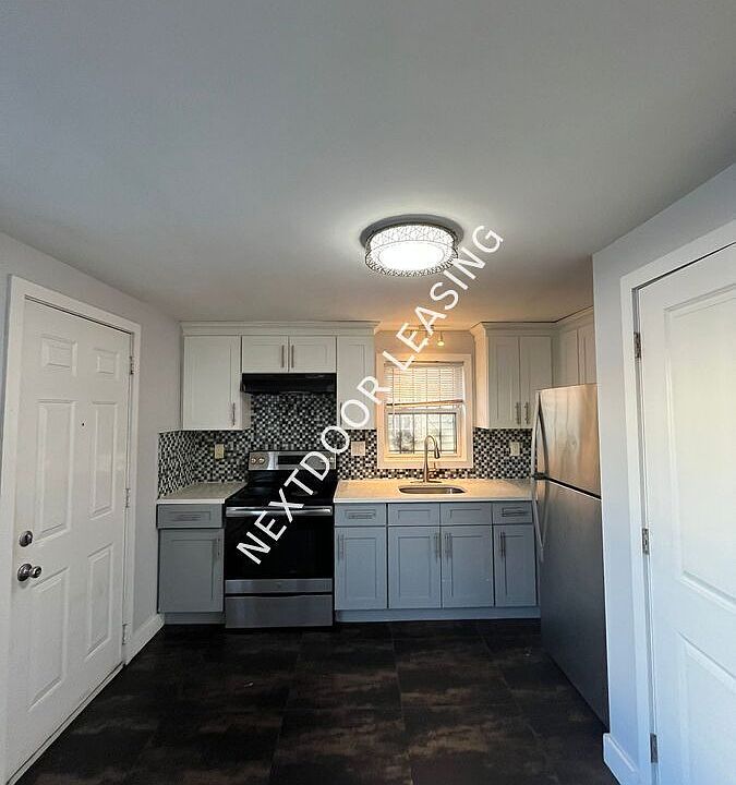 1st image of 363 Halladay St #1M