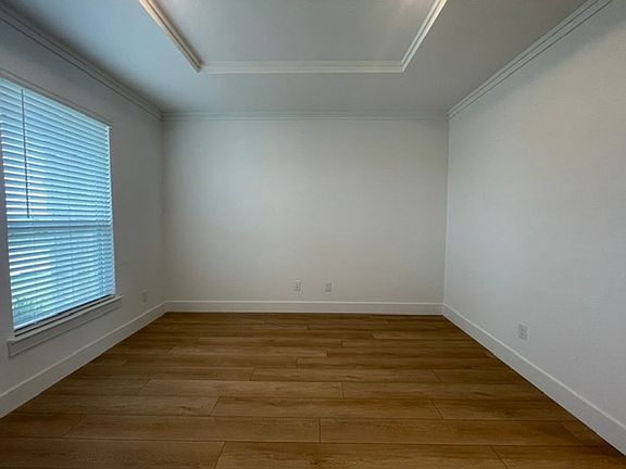 4th image of 3714 Milwaukee Ave
