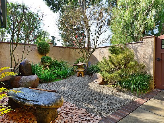 4th image of 244 Canyon Crest Dr