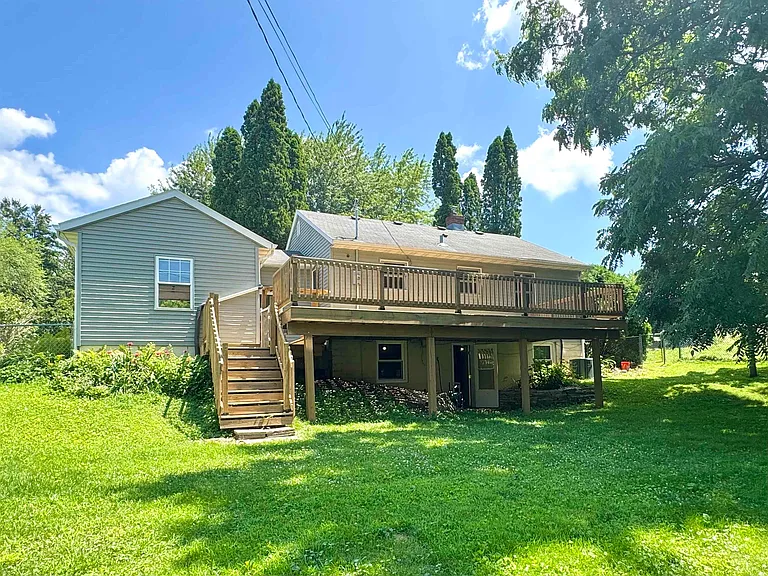 222 S Midvale Blvd — Photo 3