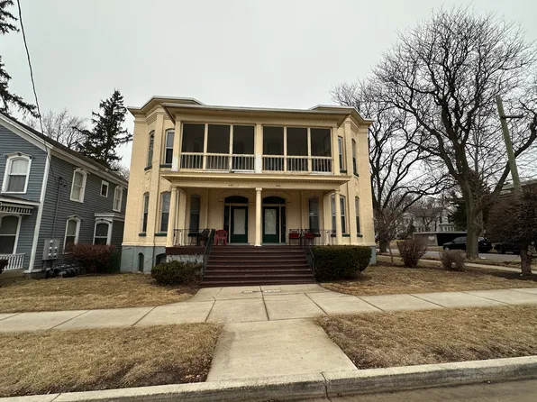 496 E Chicago St #2, Elgin, IL 60120
