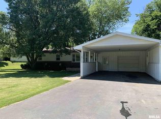 815 N College St, Salem, IL 62881