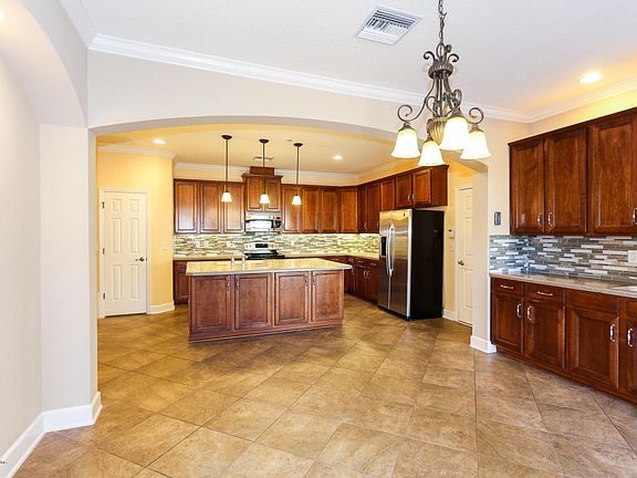 5th image of 6105 Eclipse Cir