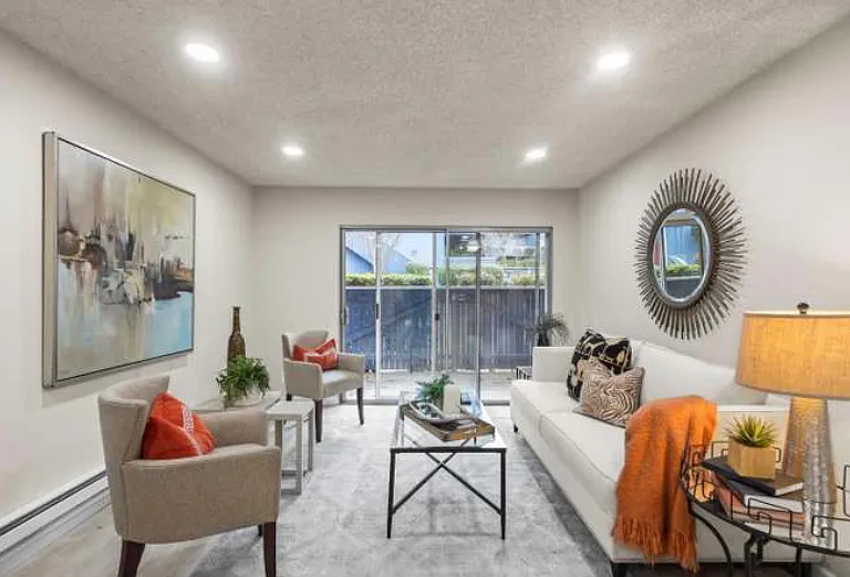 121 Piccadilly Pl #A — Photo 2