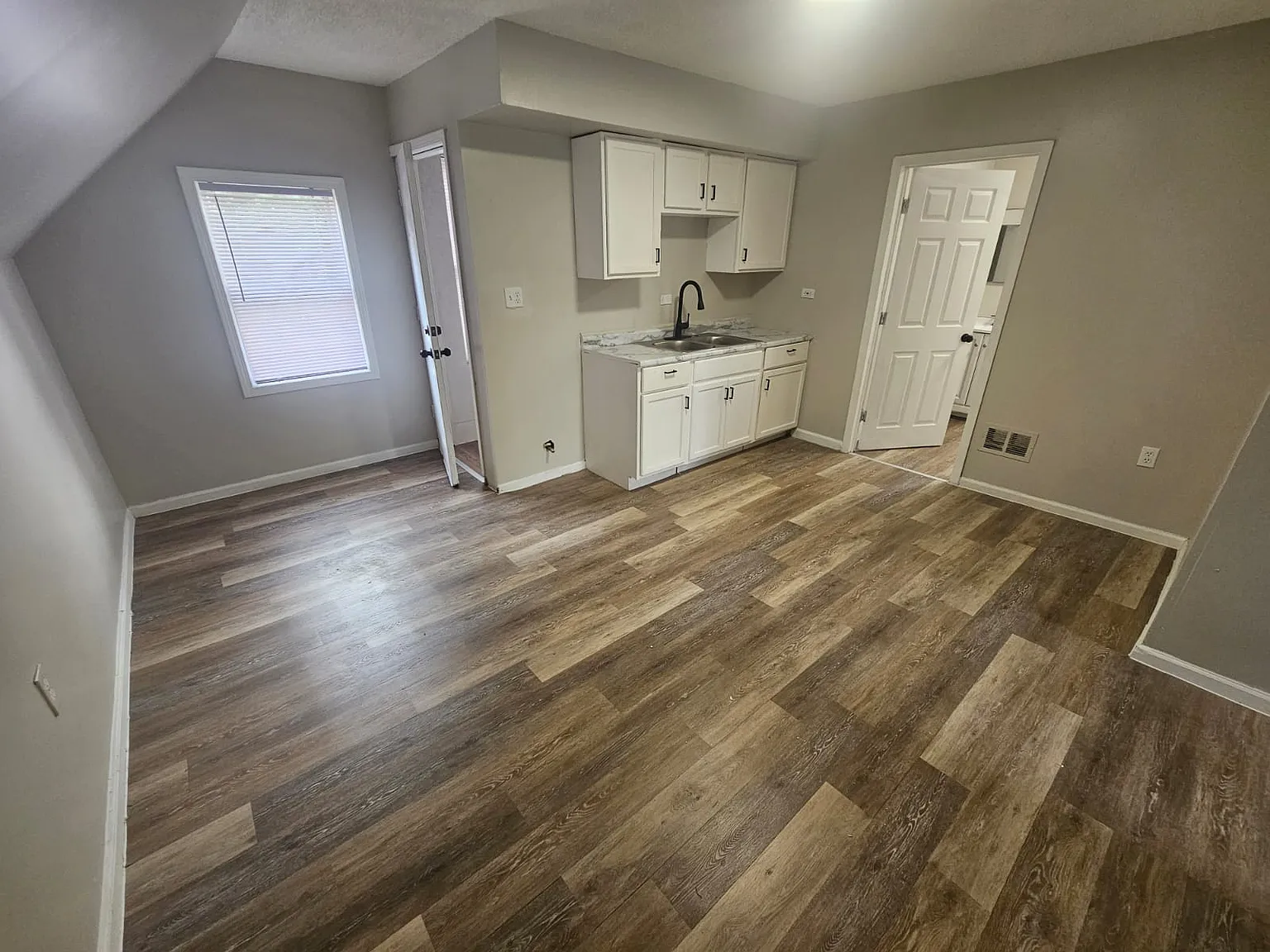 1 bed, 616 sqft, $945 — Photo 2