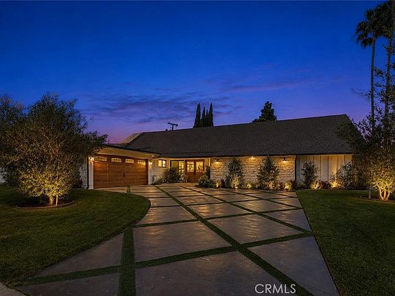 2nd image of 3031 E Elgin Pl