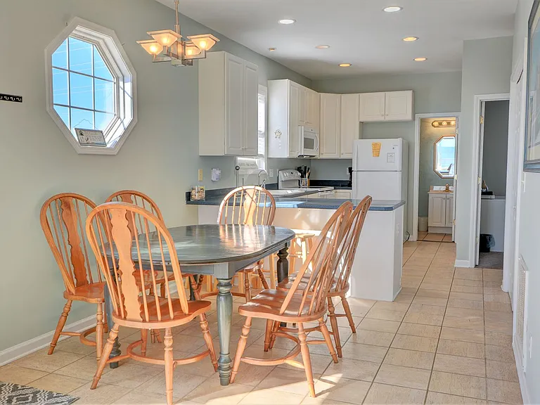 3812 Island Dr — Photo 8