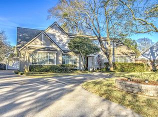 126 Drift Wood Dr, Seabrook, TX 77586