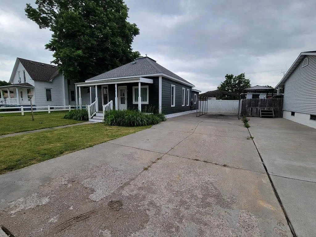2 bed, 968 sqft, $1,300 — Photo 3