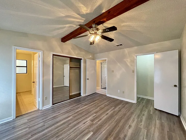 109 S Brook Dr — Photo 17