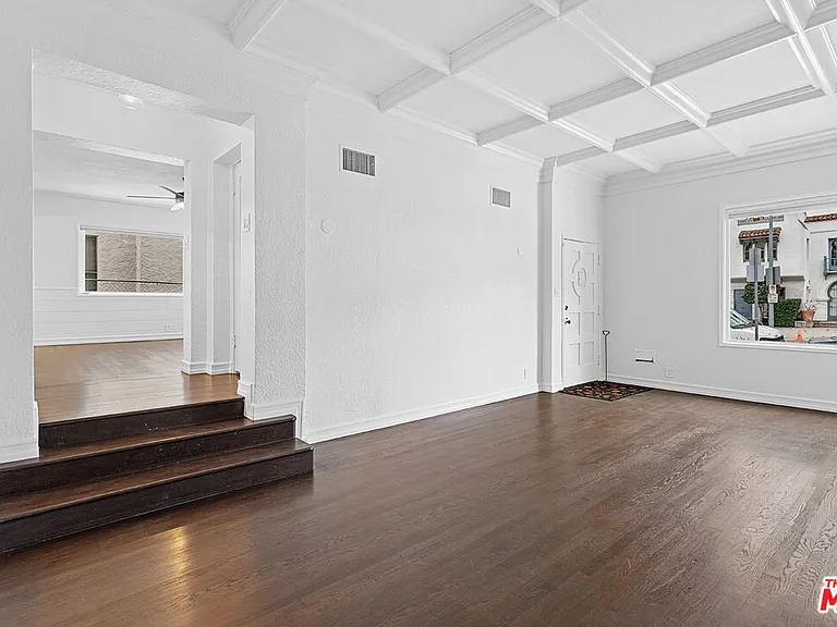 6611 W 6th St — Photo 10