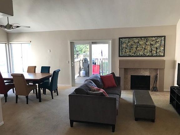 Living room - Dining room combo