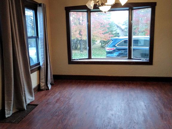 3rd image of 1019 Park Ave NW