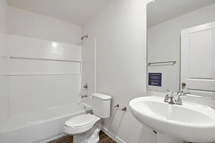 503 Henderson St — Photo 11