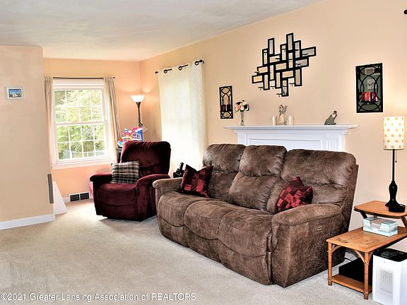 5th image of 715 N Foster Ave