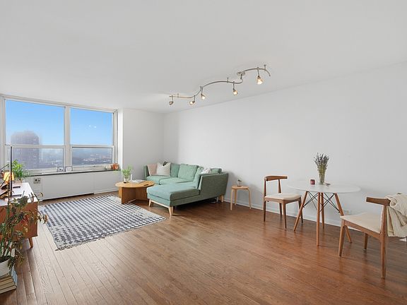 2nd image of 720 W Gordon Ter APT 11A