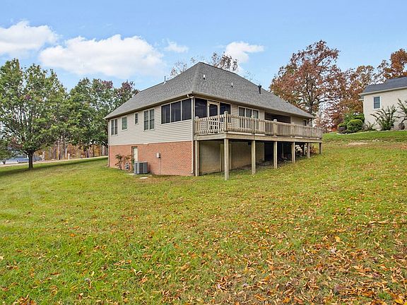 4th image of 1267 Holiday Dr