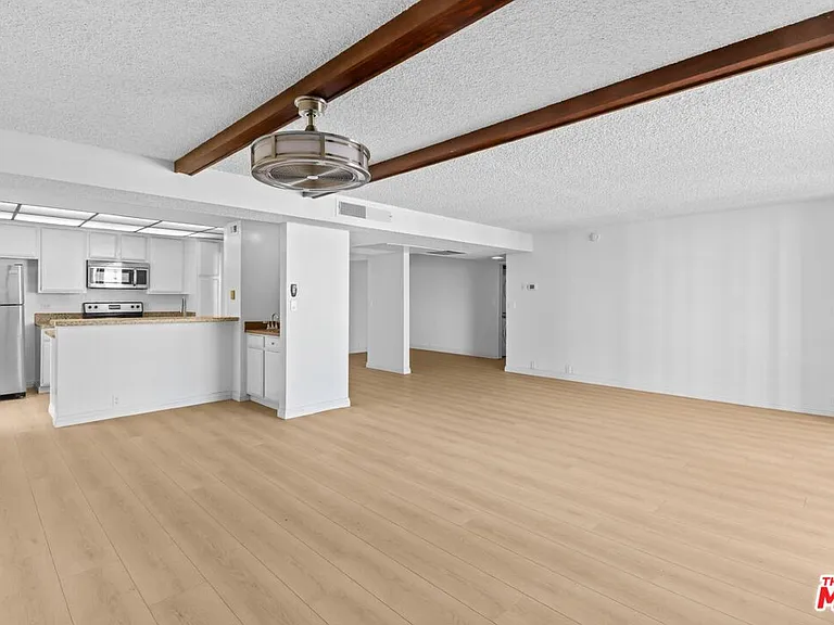 10535 Wilshire Blvd #603 — Photo 10