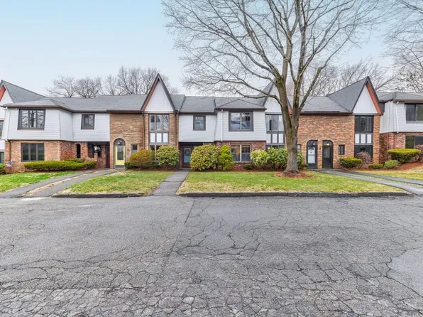 16 Cobblestone Ln #16, Worcester, MA 01606