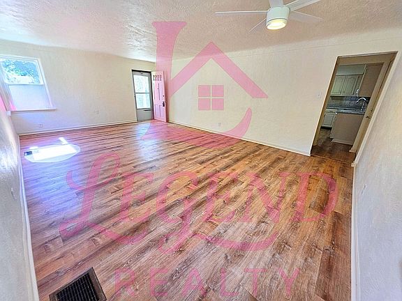 4th image of 10917 Pear Tree Ln