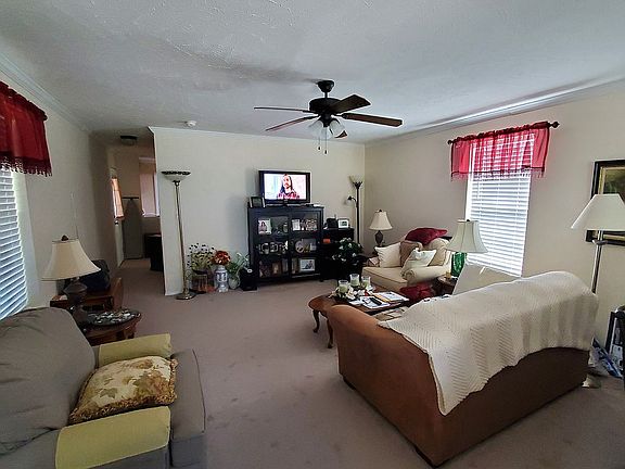 4th image of 205 Pecan St