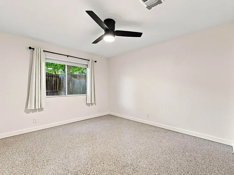 12225 Ridge Crown St — Photo 14