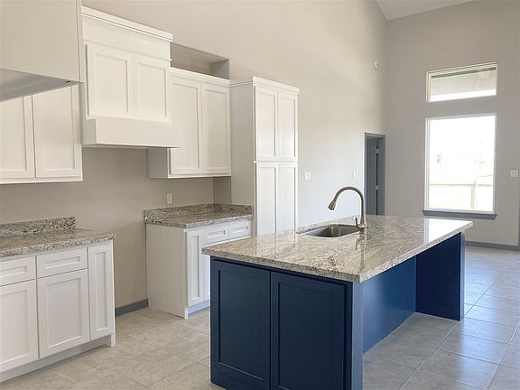 2nd image of 5303 Montebello Ct